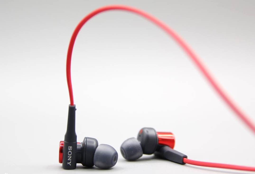 Sony MDR XB50AP Extra Bass Earbuds Review (1)