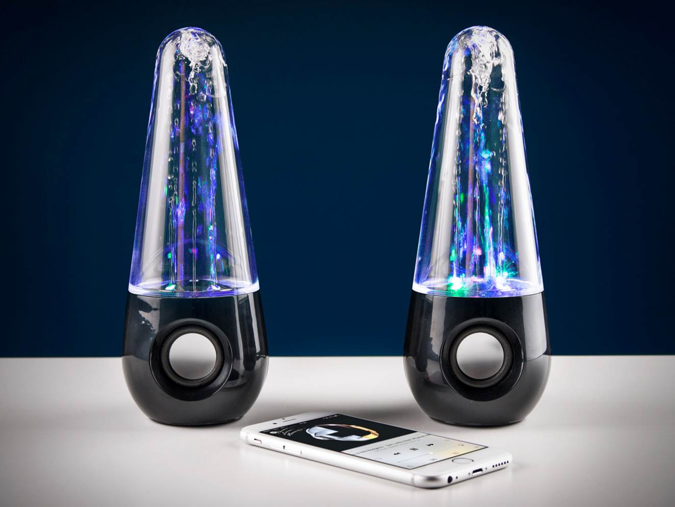 WHITE DANCING WATER SPEAKERS POWERED BY USB 8.5  X  8.5 X 20cm 