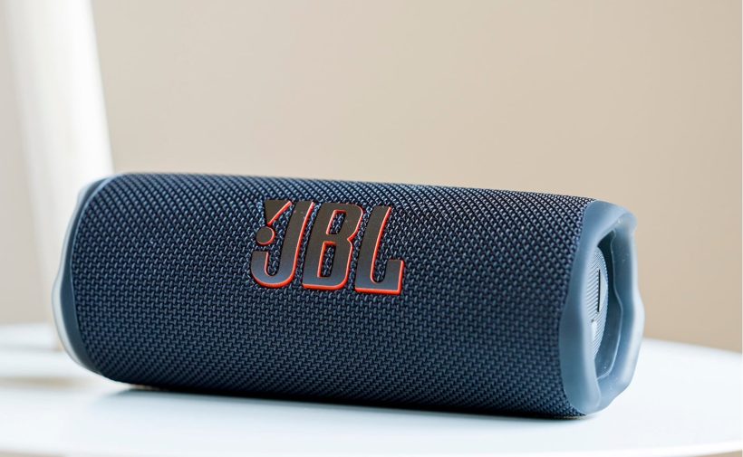 JBL Flip 6 Review – How does this 30W Speaker Sound?