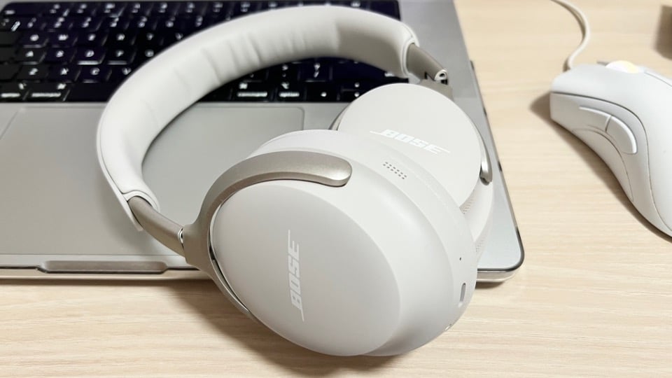 The Bose QC Ultra Headphones really have surprisingly deep bass