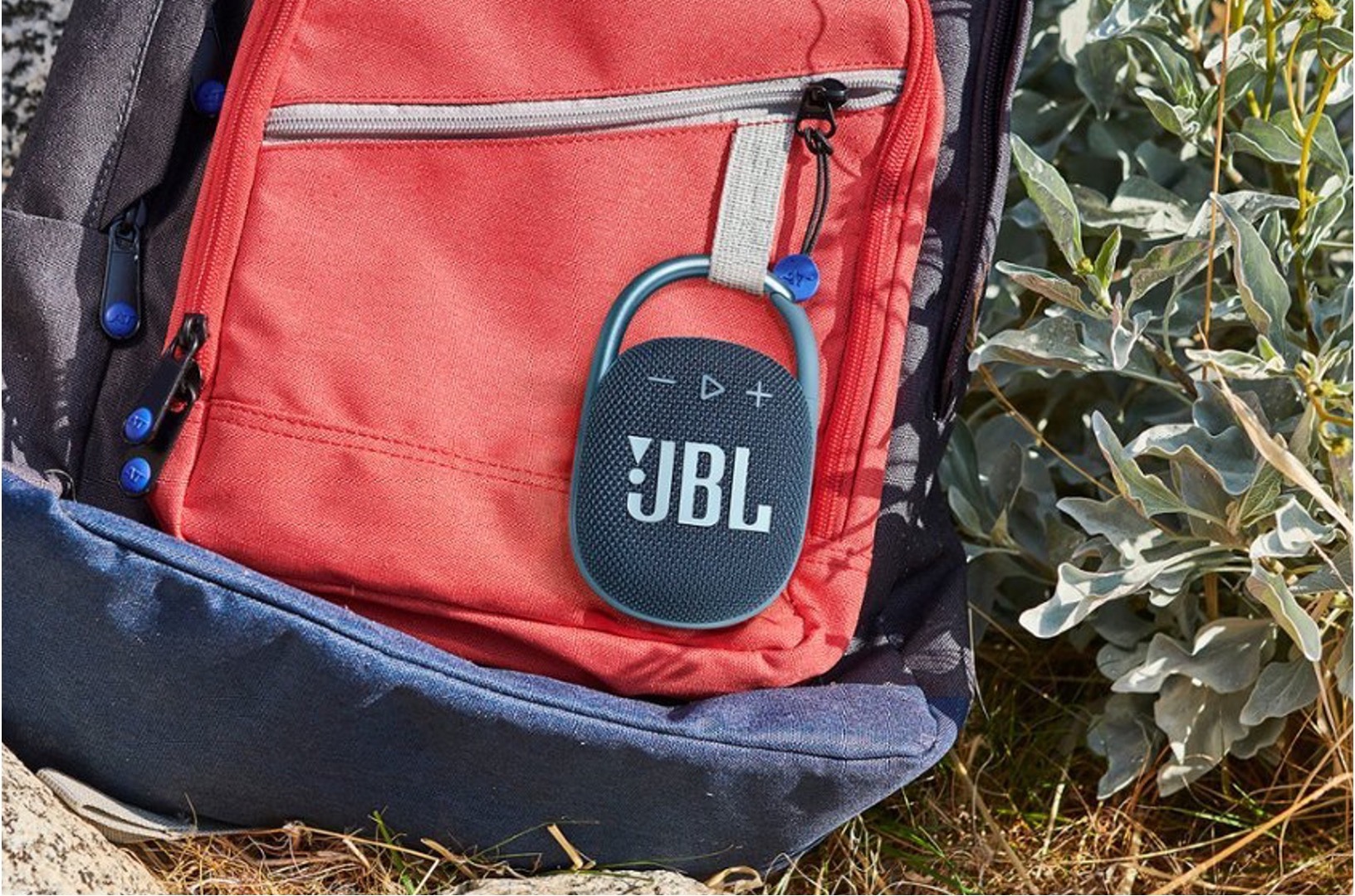 JBL Clip 4 carabiner backpack